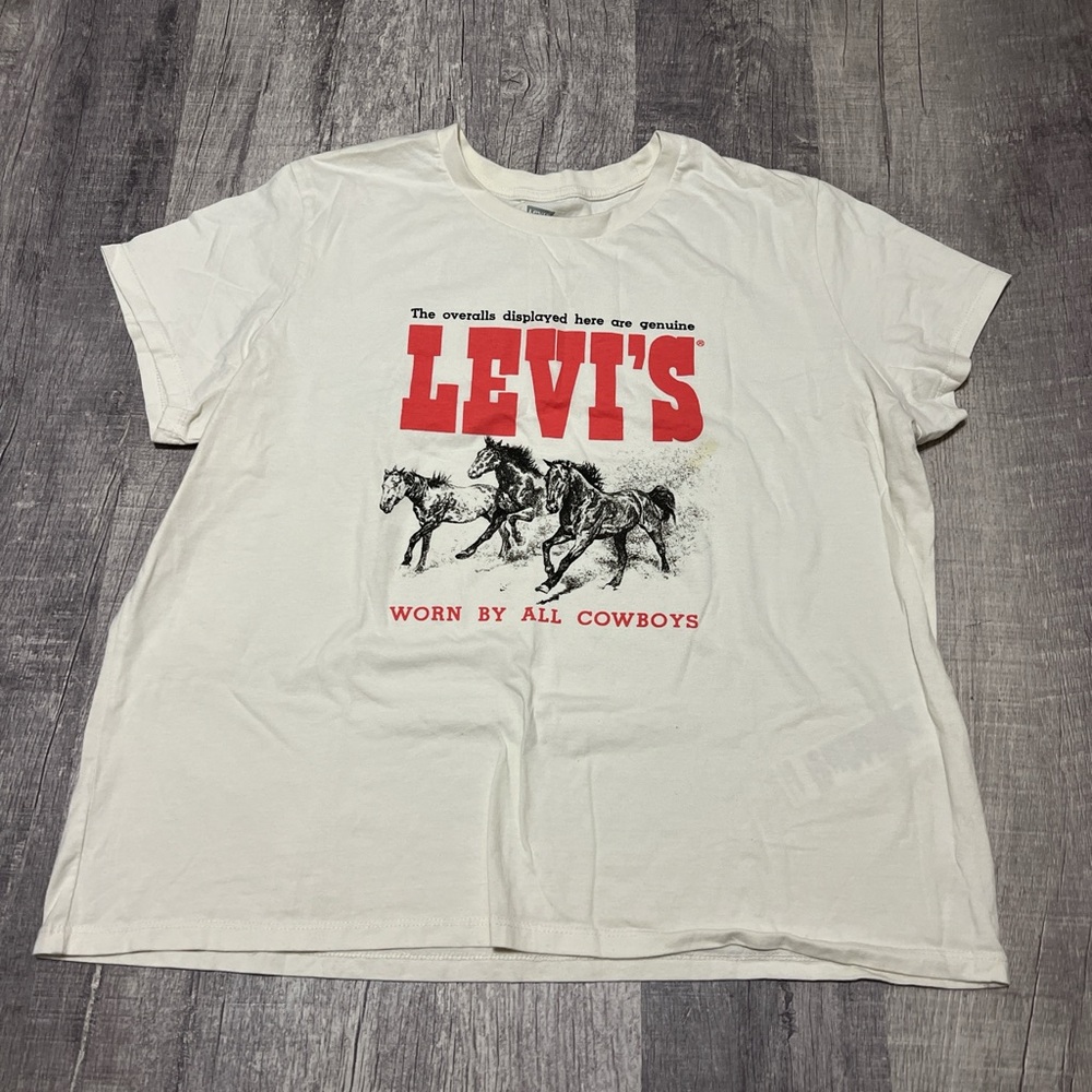 Levi's White Graphic T-Shirt